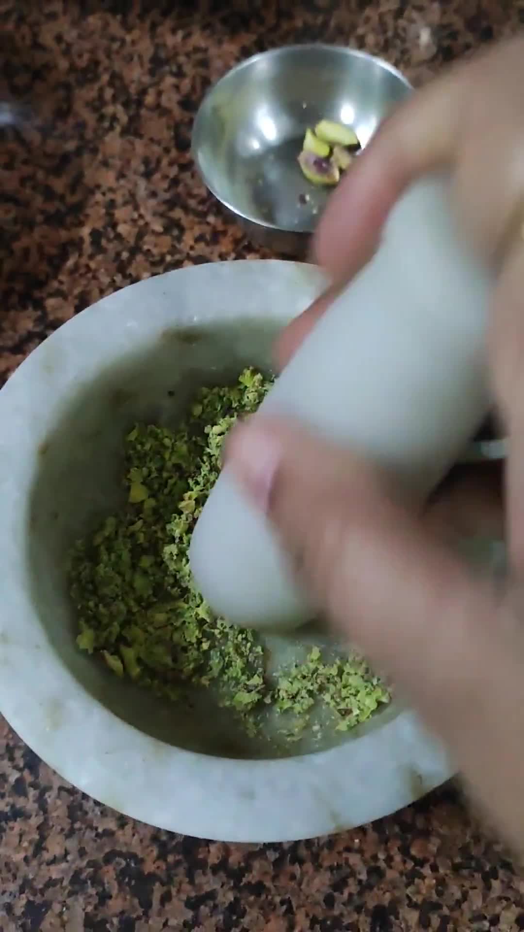 पिस्ता साबूदाना खीर (Pista Sabudana Kheer Recipe in Hindi) रेसिपी चरण 3 फोटो