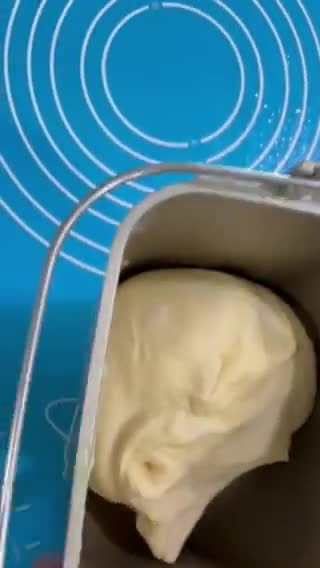 Gambar langkah 4 resipi Coffee Bun.