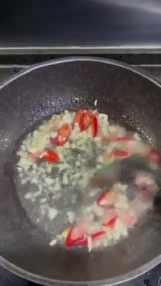 Gambar langkah 2 resipi Kacang Buncis Tumis Udang & Cendawan Shimeji.