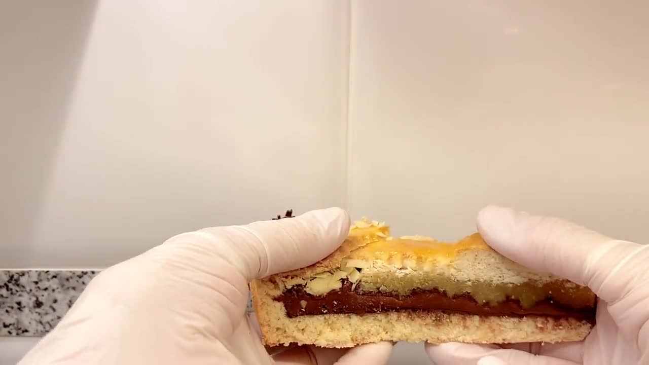 Foto del paso 20 de la receta: Pastel con Nutella y Almendra “sin gluten” (Nutella and Almond cake “gluten-free”)