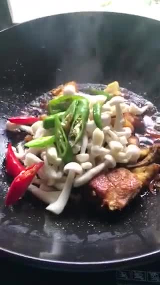 Gambar langkah 4 resipi Ayam Masak Kicap Shimeji.