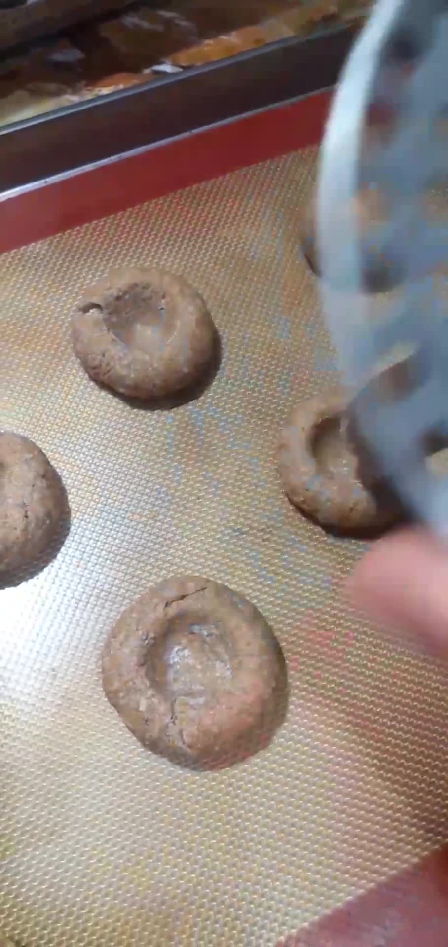 Foto del paso 3 de la receta: Pepas de maní con harina integral y naranja🤓