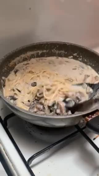 Foto langkah ke 5 dari resep Creamy chicken & mushroom pasta.