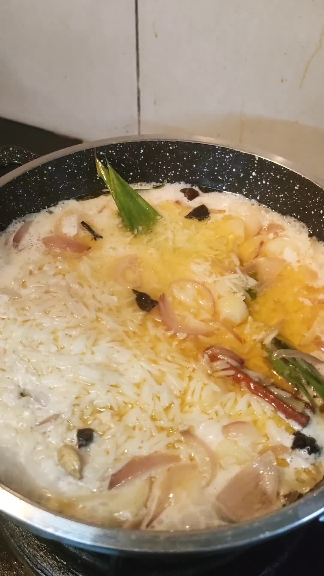 Gambar langkah 2 resipi Nasi Minyak.
