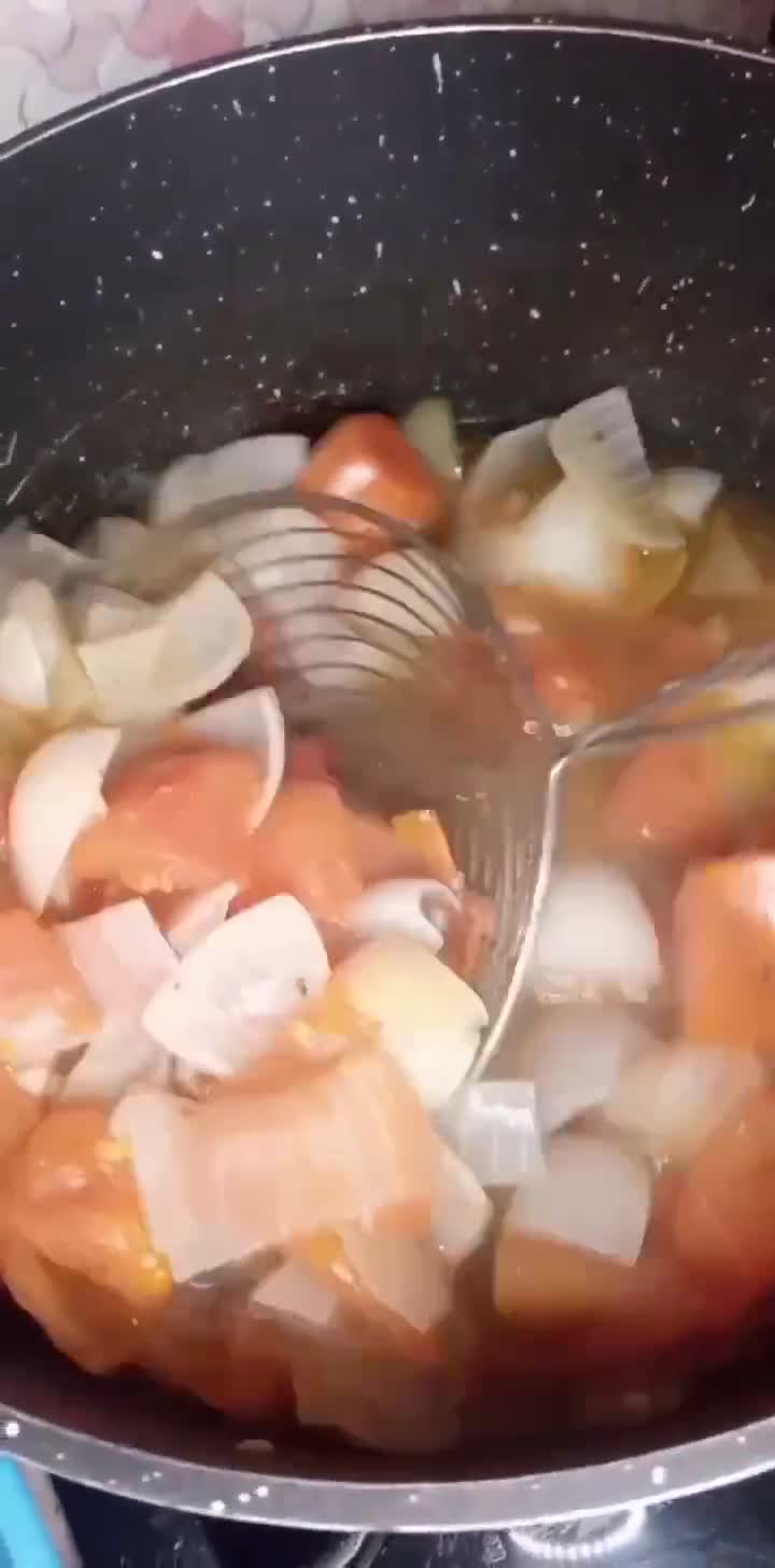 A picture of step 2 of Chicken Koila Karahi.