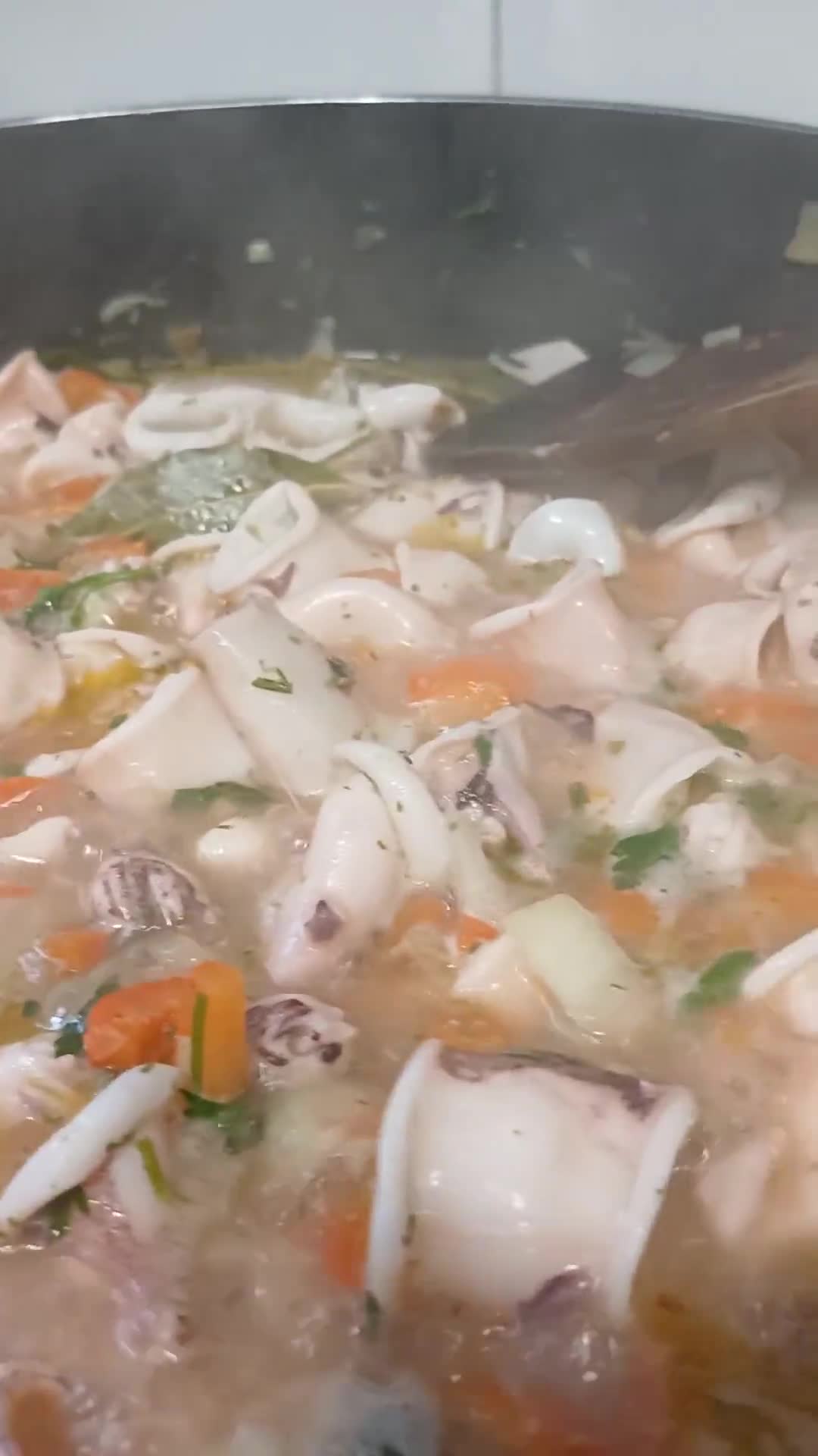 Foto del paso 6 de la receta: Calamares a la sidra con patatas