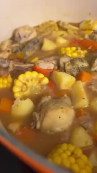 Foto del paso 4 de la receta: Pollo entero guisado a mi manera