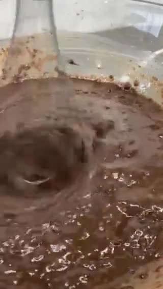 Фото кроку 2 до Шоколадний бісквіт з вишневим соусом та 🍫.
