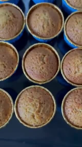 Gambar langkah 7 resipi Carrot cupcakes with cream cheese icing.