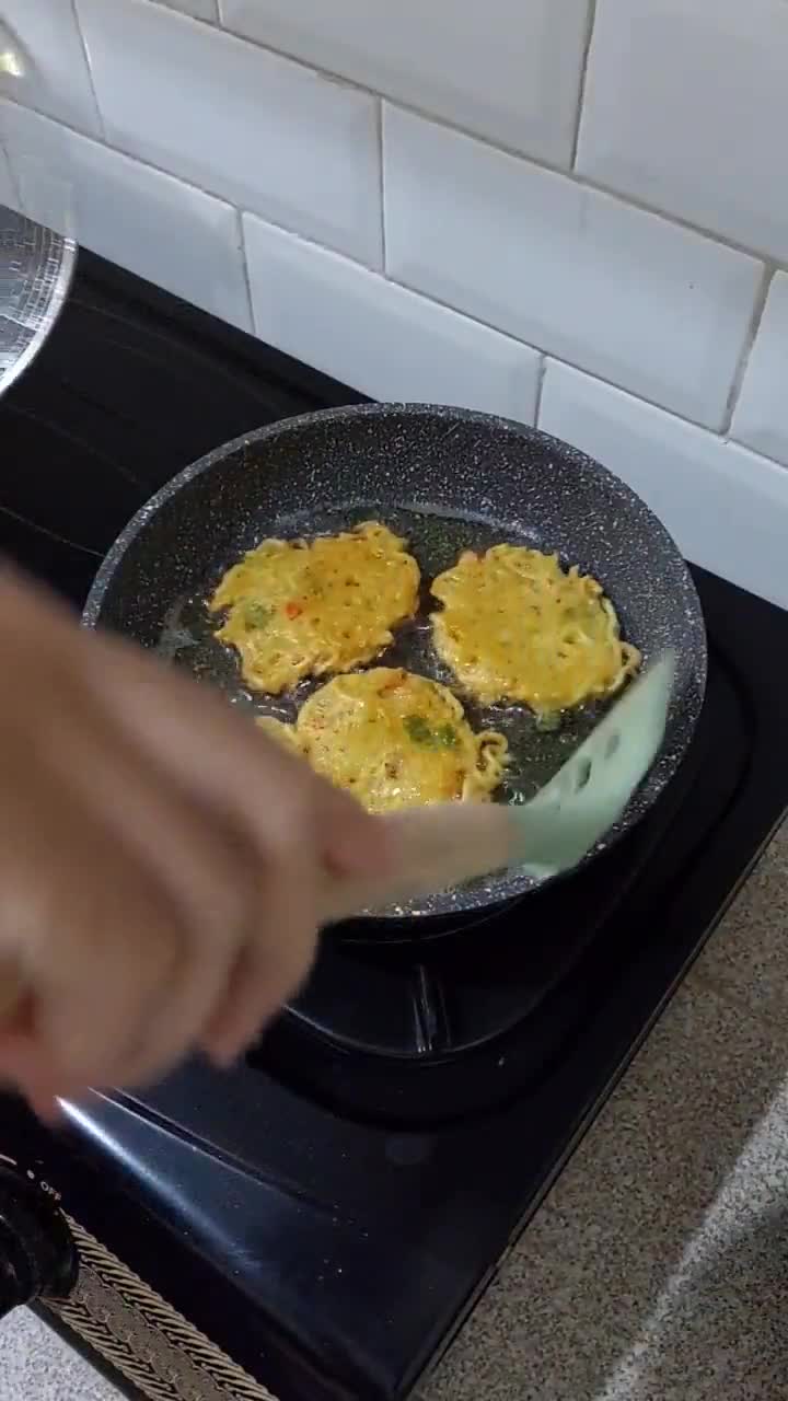 Foto langkah ke 4 dari resep Bakwan Mie.