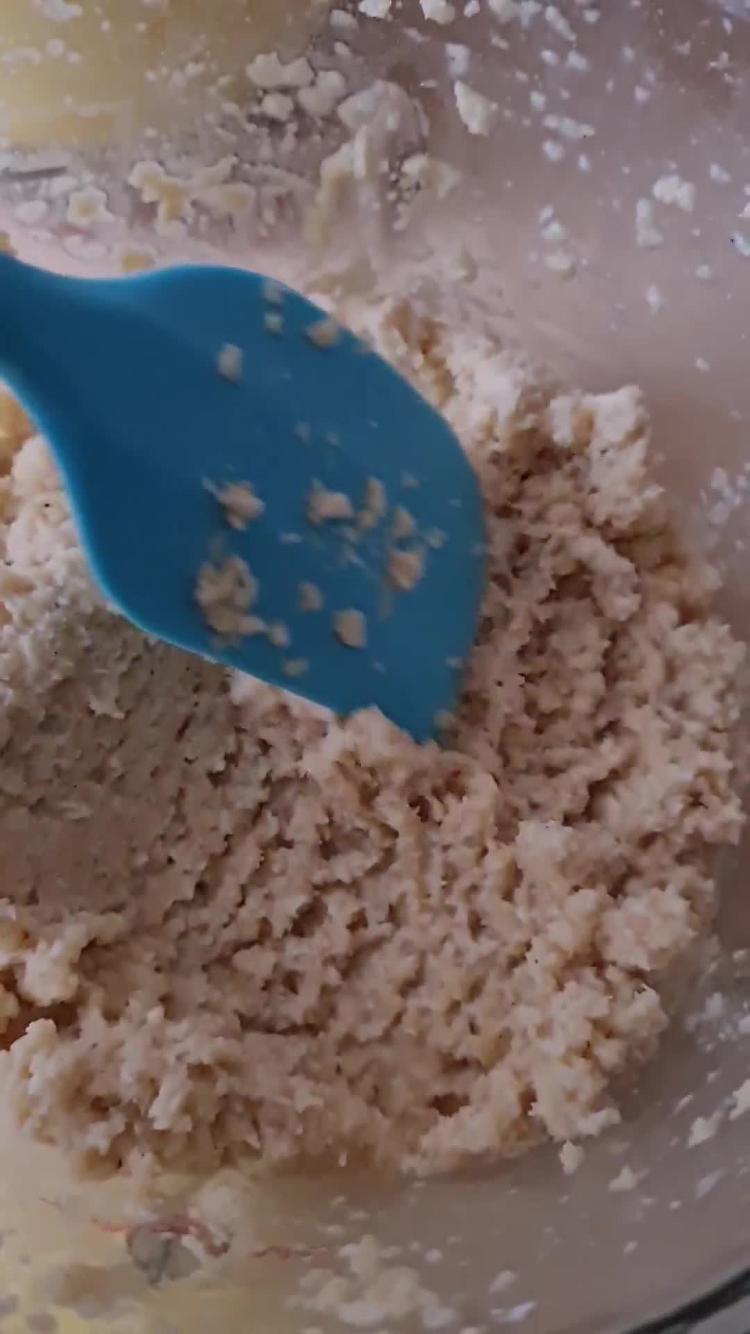 Foto del paso 4 de la receta: Cuadraditos de manzana y coco, sin azúcar, sin edulcorante, sin harina, sin balanza, 5 ingredientes