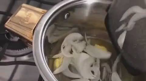 Foto del paso 1 de la receta: Sopa de cebolla