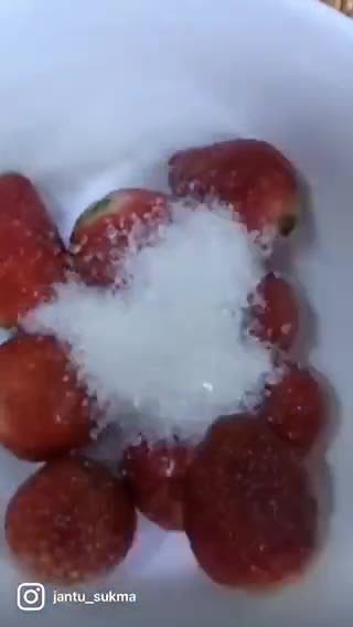 Foto langkah ke 1 dari resep Strawberry Mojito.
