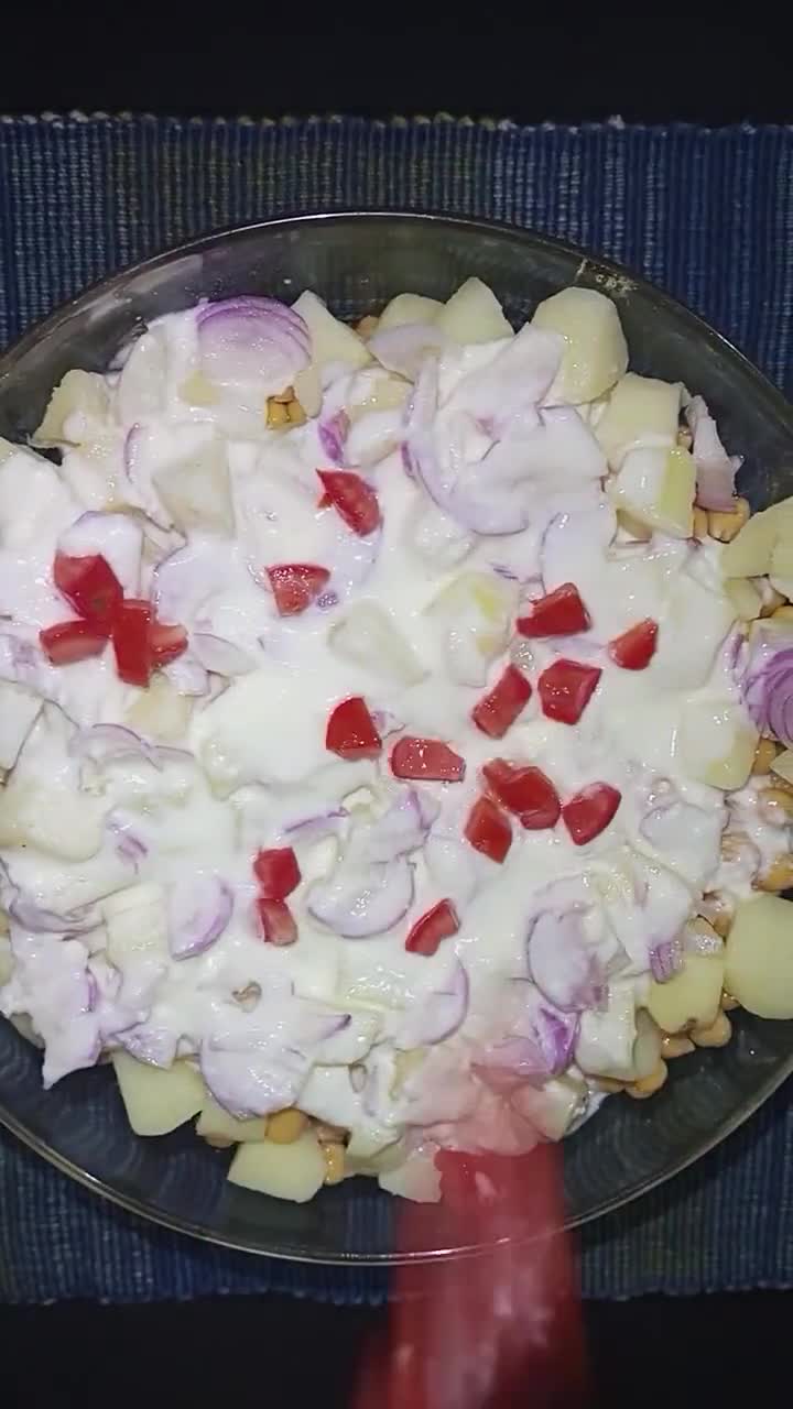 A picture of step 2 of Dahi Phulki+Papri Chana Chat 😋😋😋.