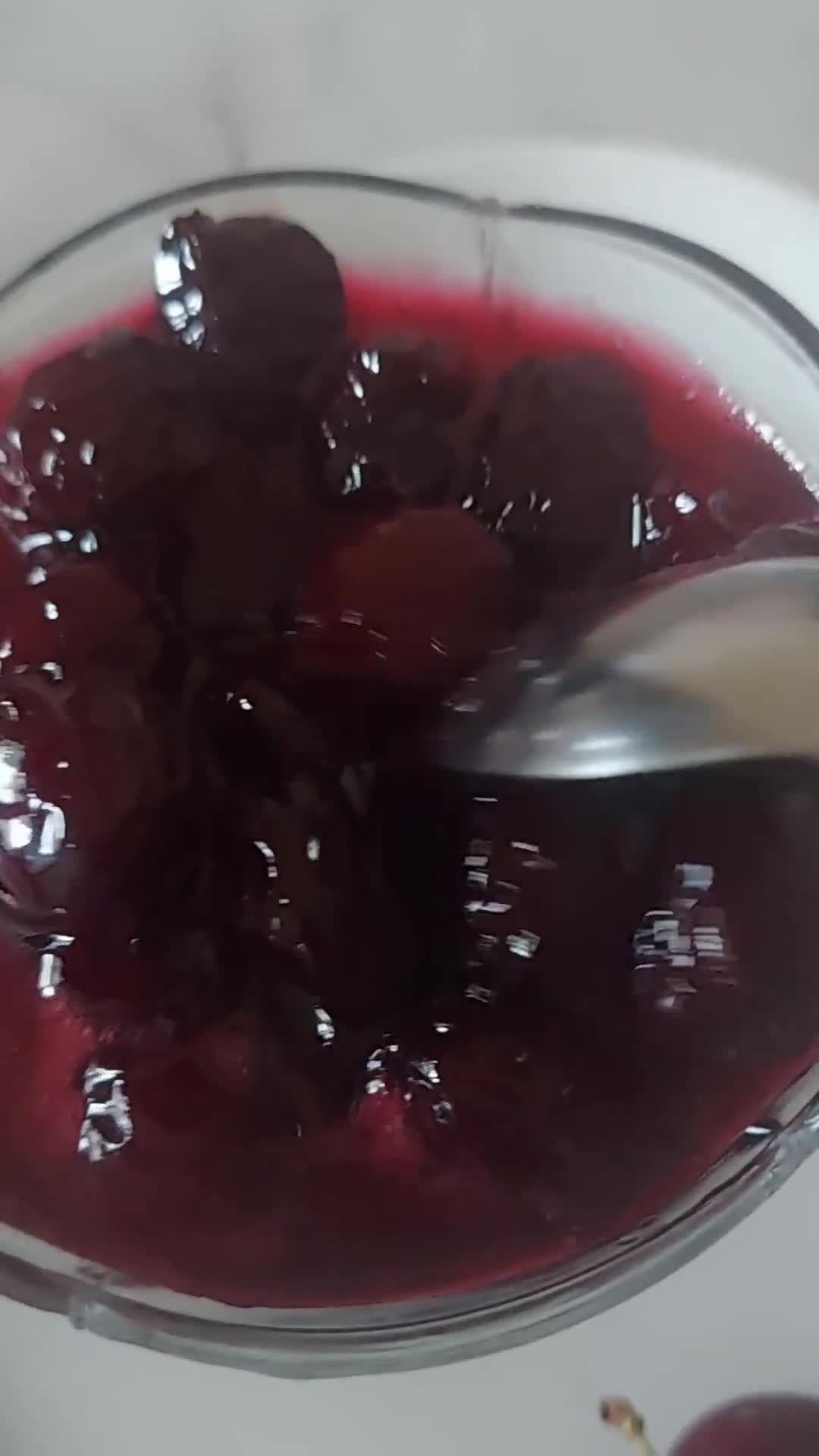 صورة لخطوة 1 من وصفة صوص الكرز بأسهل و أنجح طريقة. لتزيين تشيز كيك و الكيكات