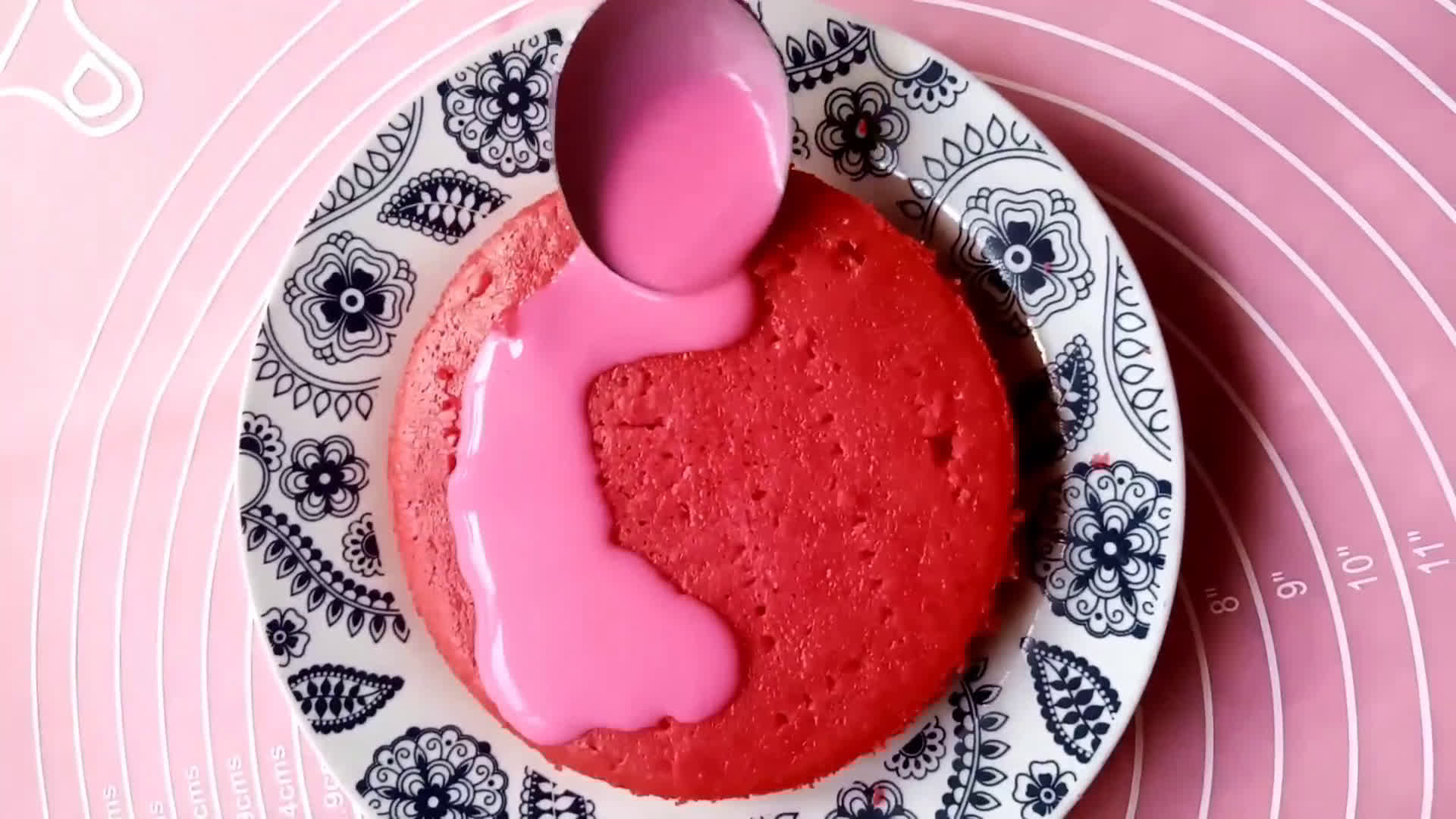 રોઝ મિલ્ક કેક (Rose Milk Cake Recipe In Gujarati) રેસીપી સ્ટેપ12ફોટો