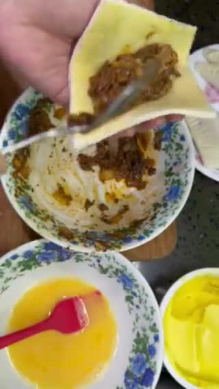 Gambar langkah 3 resipi Roti Sardin Goreng Bread Crumbs.