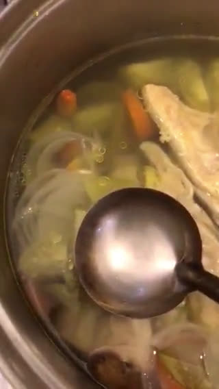 Foto langkah ke 5 dari resep Sup Kepala Salmon.