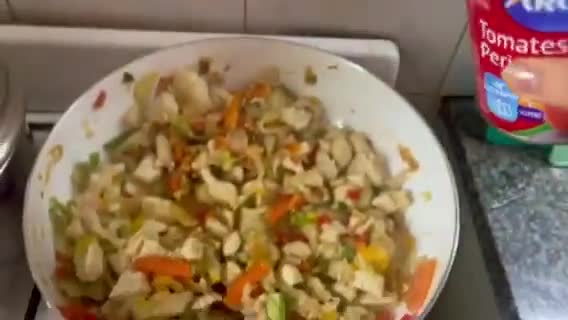 Foto del paso 2 de la receta: Fideos con salsa de vegetales y pollo