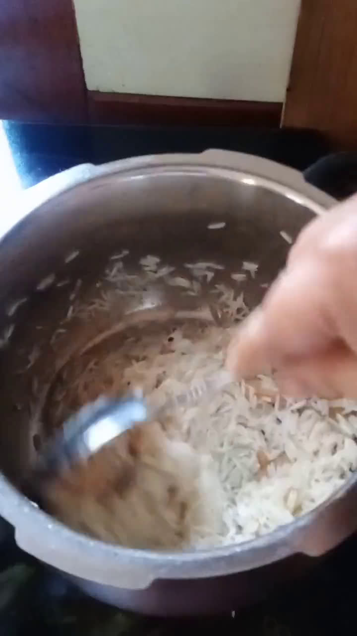 पीले मीठे चावल (pile meethe chawal recipe in Hindi) रेसिपी चरण 3 फोटो
