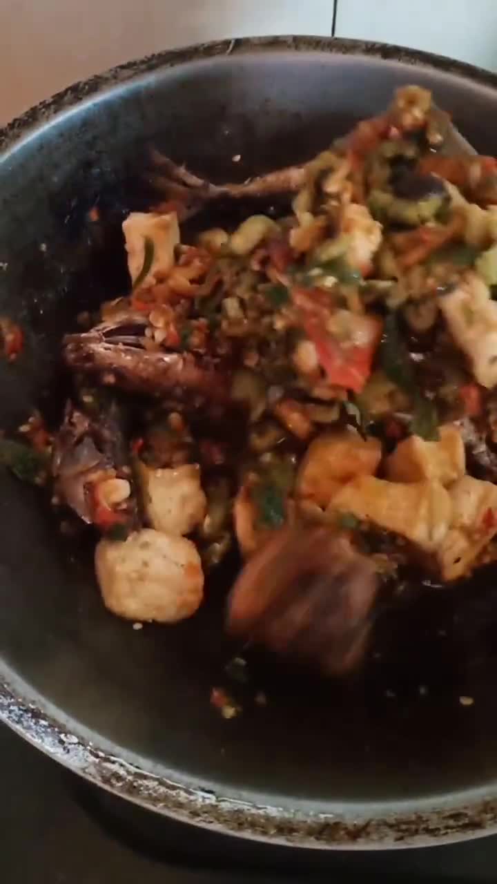 Foto langkah ke 3 dari resep Sambal Tahu Ikan Dencis.