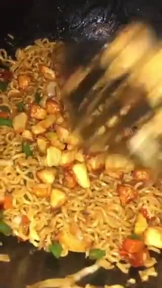 A picture of step 5 of Noodle stir fry.