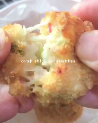 Gambar langkah 1 resipi Crab stick croquettes aka cekodok ketam.