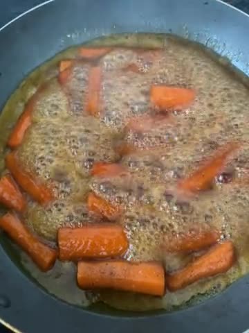 Foto del paso 2 de la receta: Pollo no-frito con zanahoria glaseada