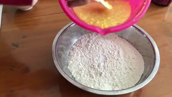Foto langkah ke 4 dari resep Roti Isi Coklat Tanpa Oven.