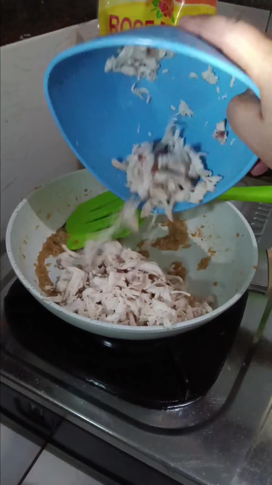Foto langkah ke 3 dari resep Sosis solo.