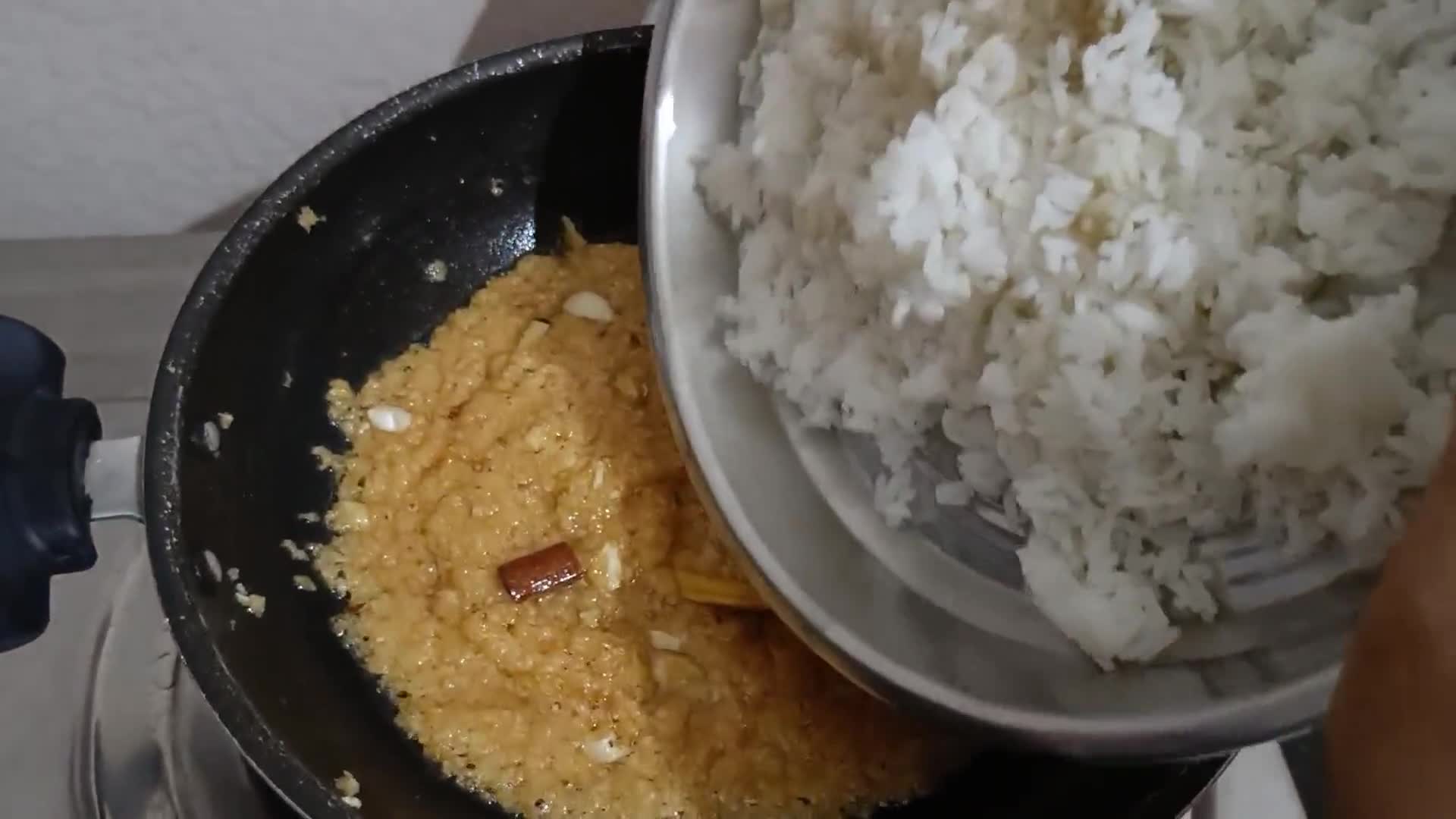 नारळी भात(Nariyali Bhat recipe in hindi) रेसिपी चरण 4 फोटो