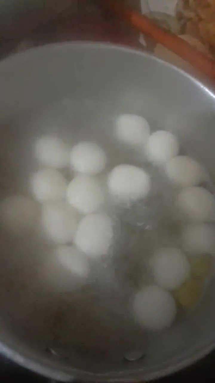 स्पंजी रसगुल्ला (Spongy Rasgulla Recipe in Hindi) रेसिपी चरण 4 फोटो