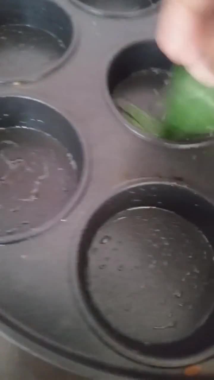 Foto langkah ke 4 dari resep Wingko Tape Pandan.