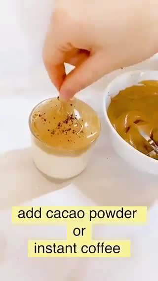 Hình bước làm 4 của món Cà phê bọt biển - Dalgona coffee - Frothy cafe