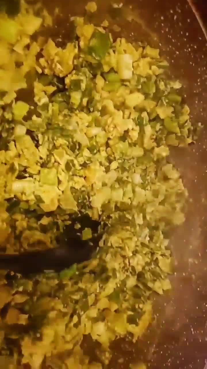 صورة لخطوة 4 من وصفة ثوم على بيض