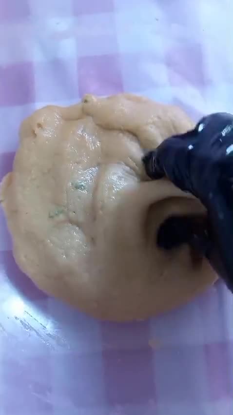 صورة لخطوة 2 من وصفة مبروشه🍒 او (حجار القلعه) ❤🥰