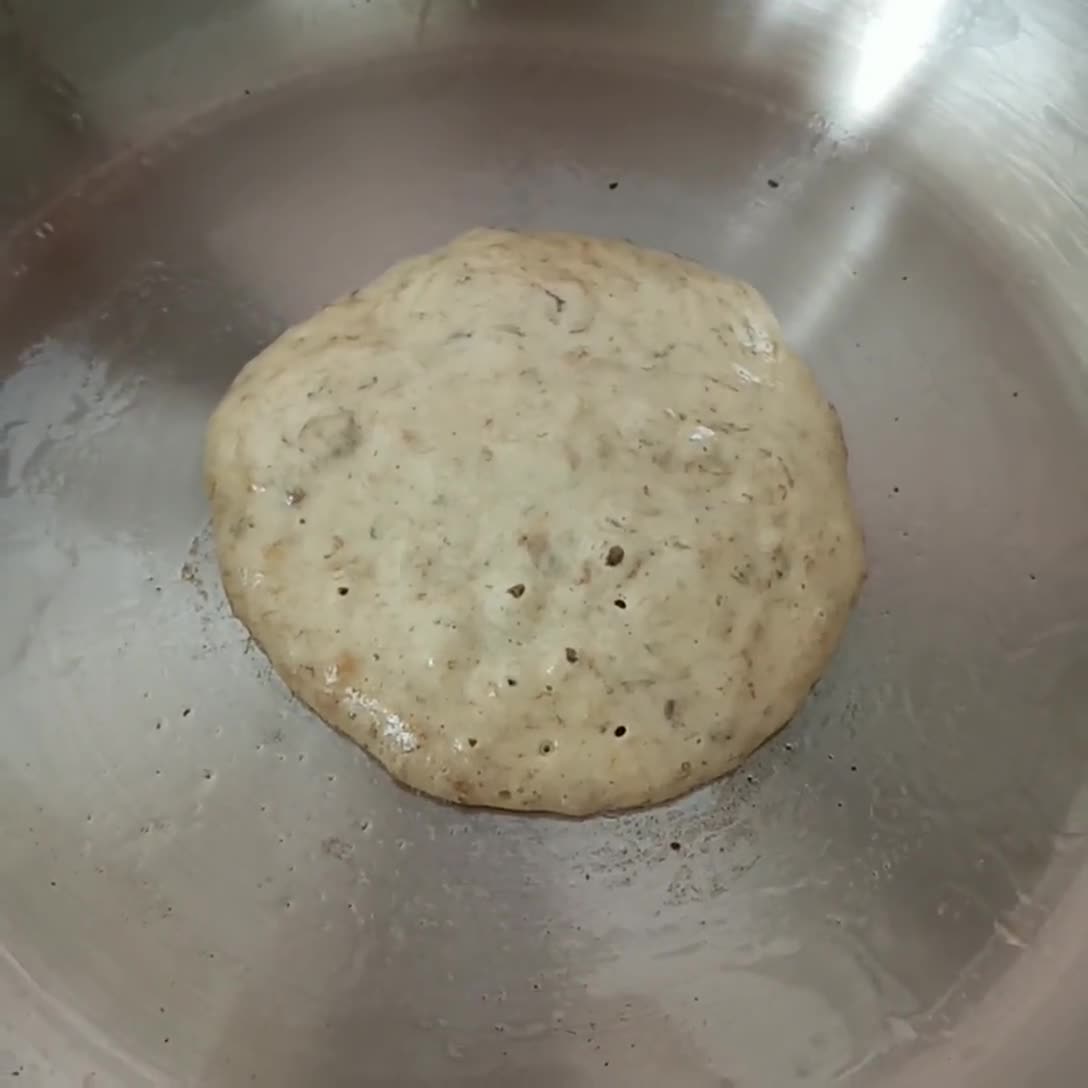 Foto langkah ke 4 dari resep Pancake Pisang Keju.