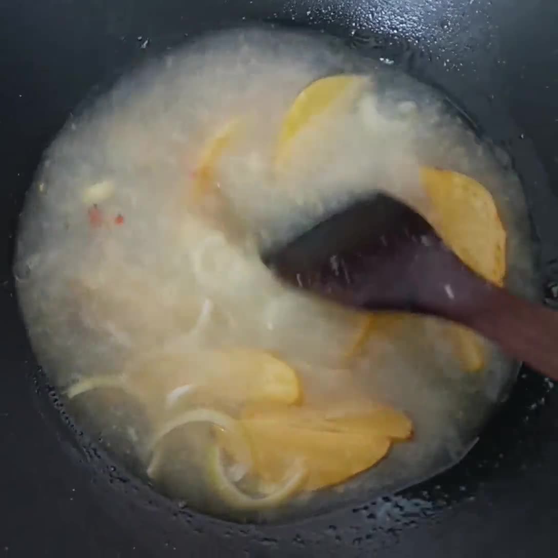 Foto langkah ke 3 dari resep Semur Telur Tahu Kentang.