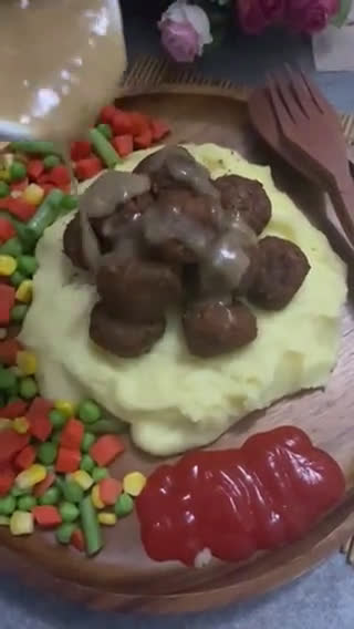 Foto langkah ke 8 dari resep Sweedish Meatballs made with Banana Peels - Swedish Meatball kulit pisang.