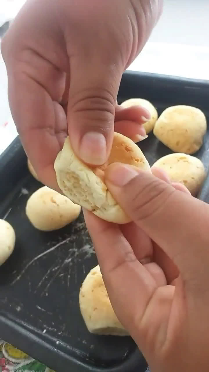 Foto do passo 2 de Pão de queijo fácil