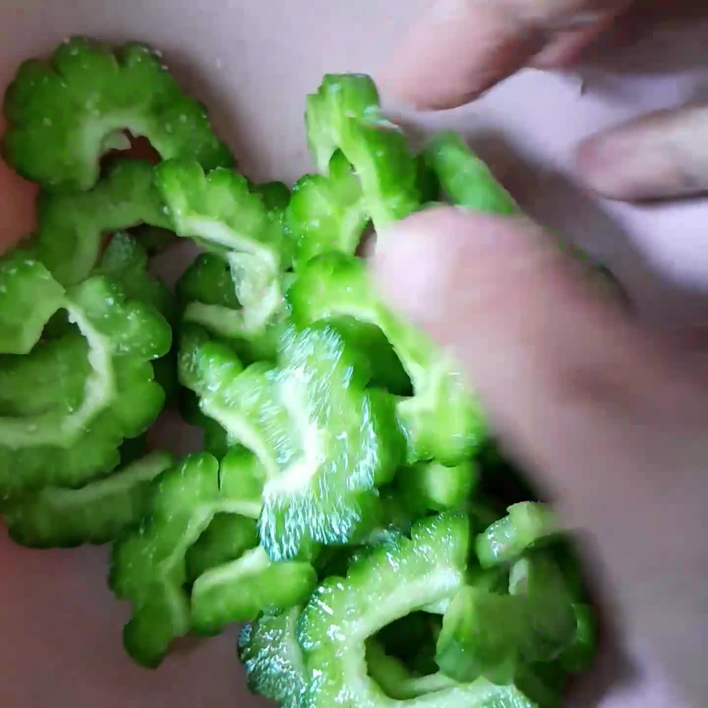Foto langkah ke 1 dari resep Tumis Paria/Pare/Bitter Melon.