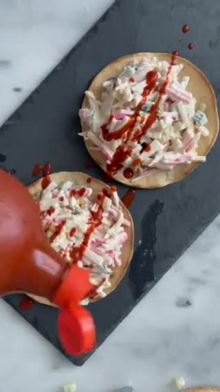 Foto del paso 3 de la receta: Tostadas de surimi