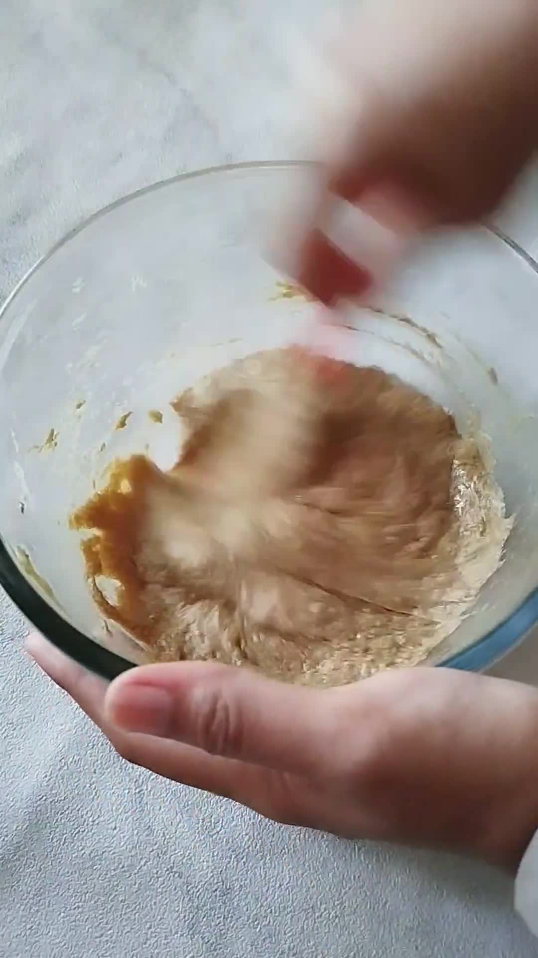 Foto langkah ke 3 dari resep Mini Chocolate Chips Cookies ala Famous Amos.