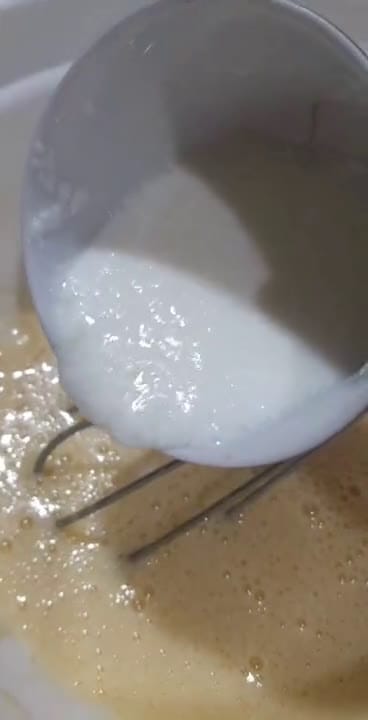 Foto del paso 3 de la receta: Budín de arándanos y limón con buttermilk🧉