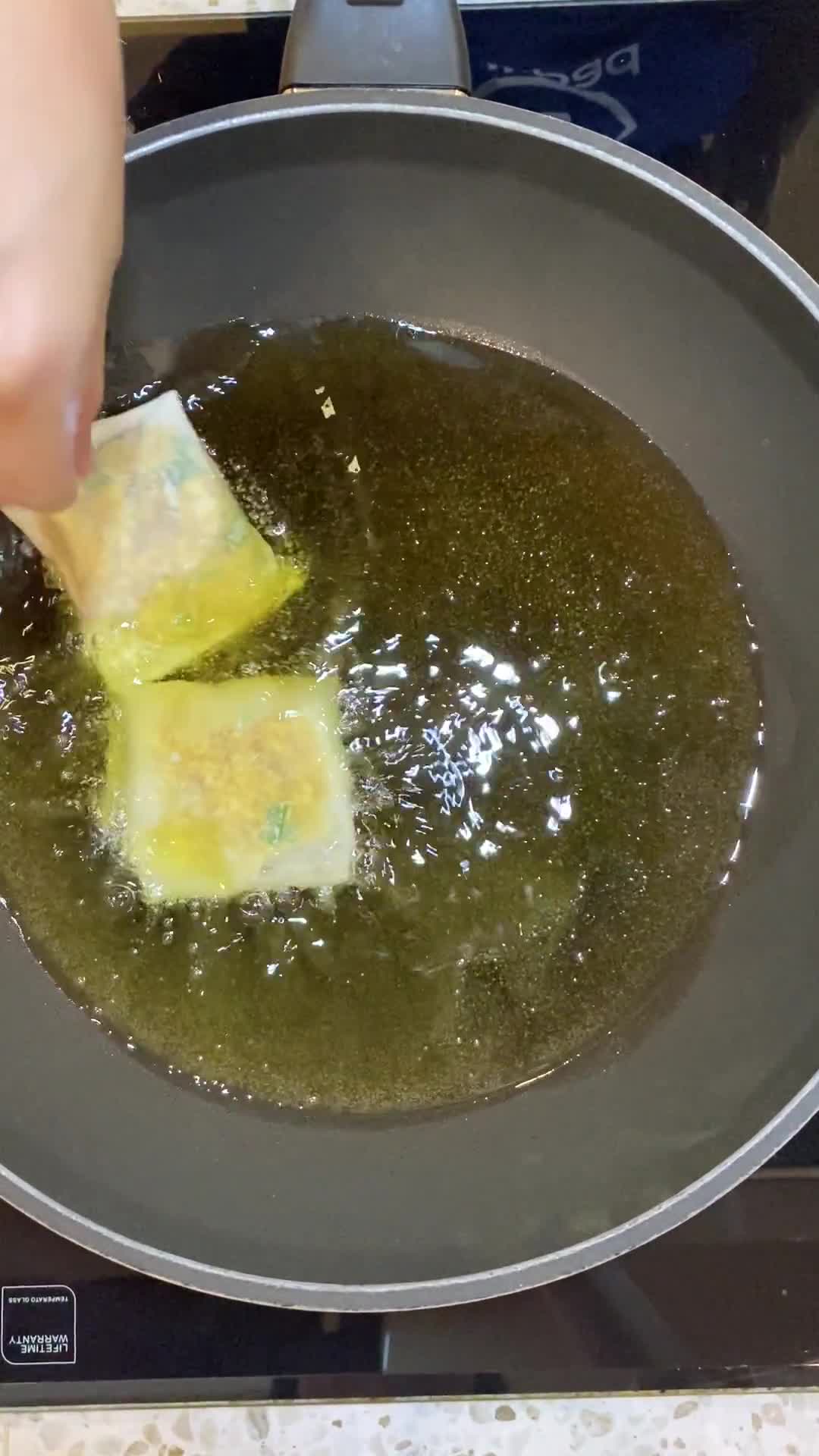 Foto langkah ke 8 dari resep Martabak ayam ebi.
