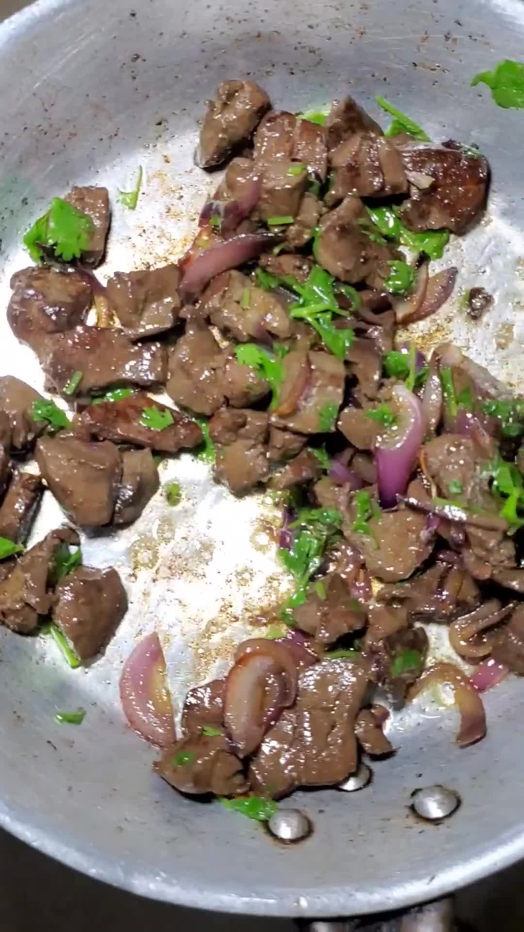 A picture of step 3 of Dry fry Maini.