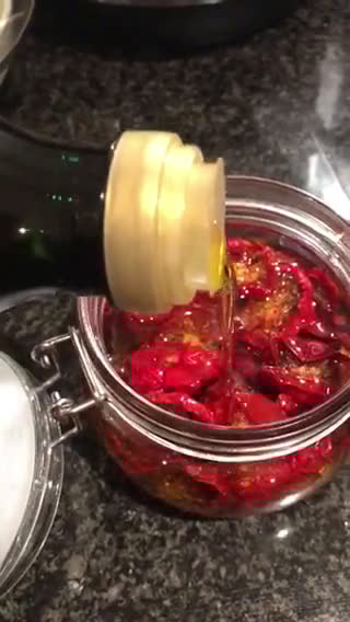 Foto langkah ke 3 dari resep Dried Tomatoes 🍅.