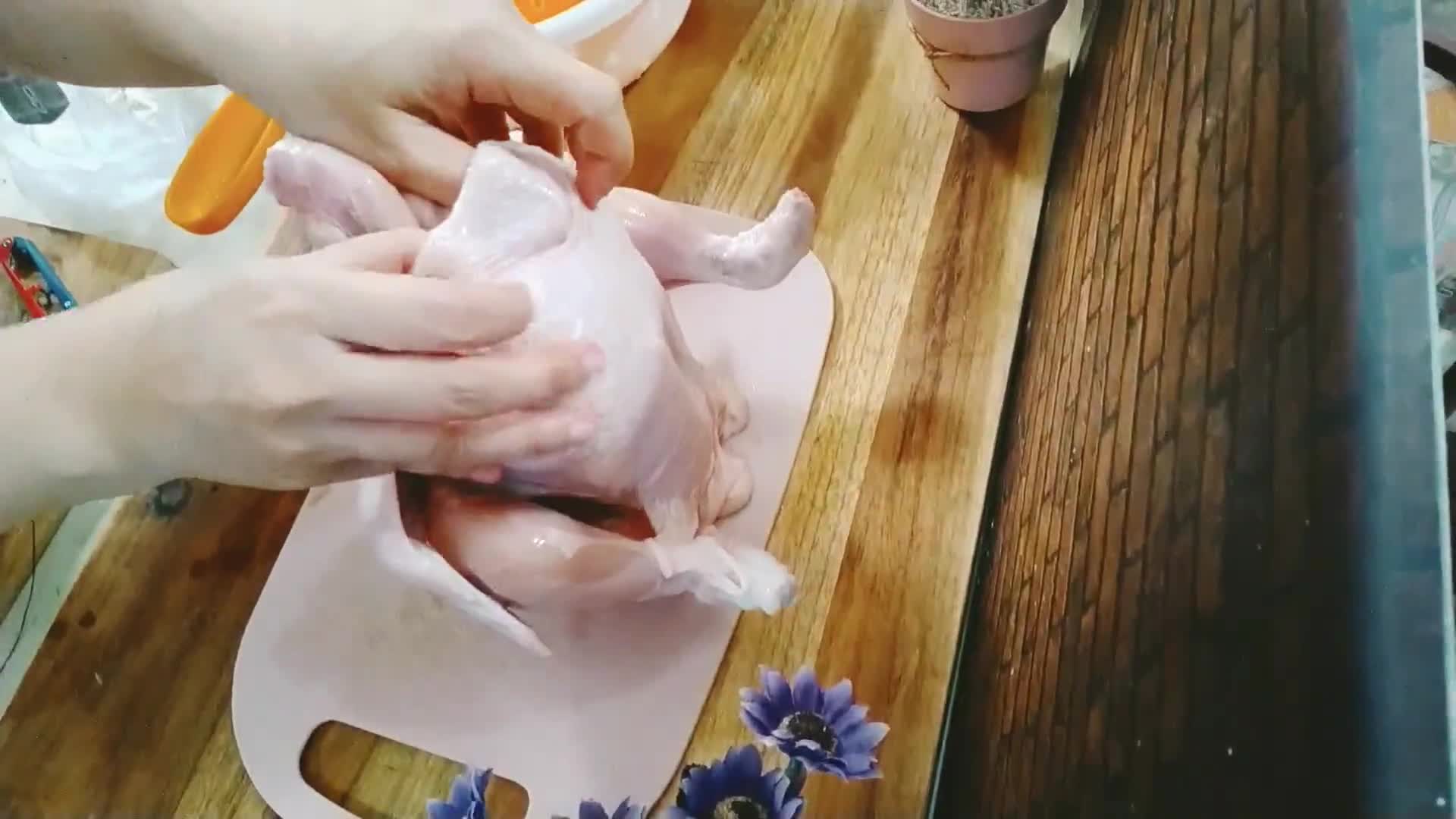 Foto langkah ke 1 dari resep Ayam Kodok.