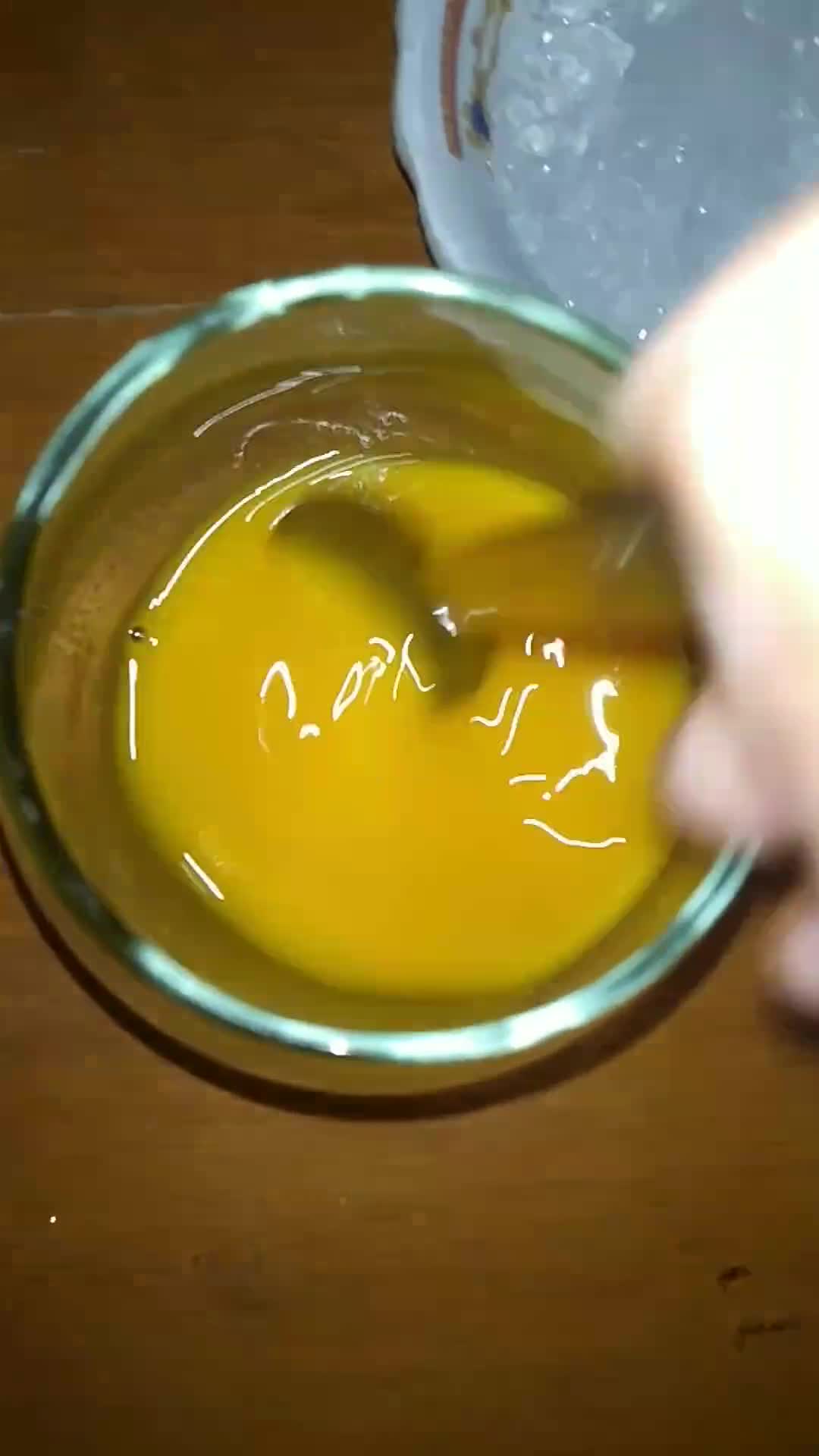 Foto langkah ke 2 dari resep Es Nutrisari Yakult.