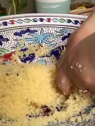 Une image de l'étape 2 de S’effa🍨couscous 🥄sucré aux fruits secs.